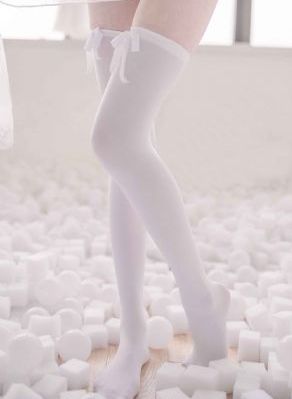 欧美情侣坐海边头像_720在线观看视频