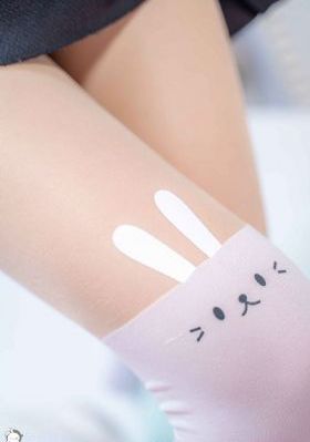 公交上的丝袜美腿人妻_BD英语神马在线观看