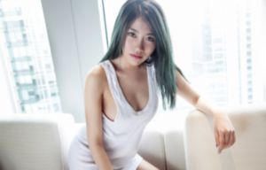 欧美女装测评现场试穿_HD在线观看